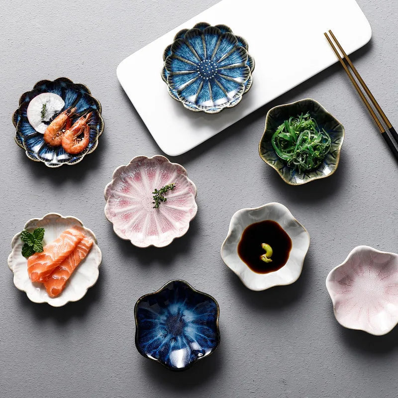 Japanese Style Flower Shaped Ceramic Dipping Sauce Dish Small Seasoning Soy Sauce Dish for Sushi Snacks