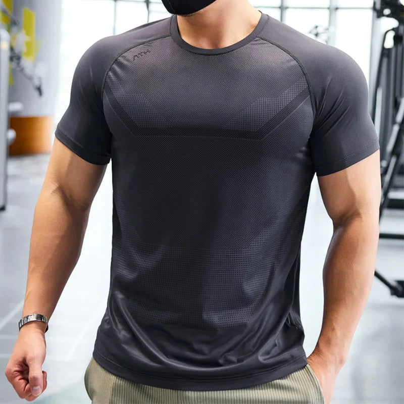 Short Sleeve Sports 100 Polyester T Shirt  Ultra Light Wholesale Breathable Gym Fitness Men T Shirts Custom Logo