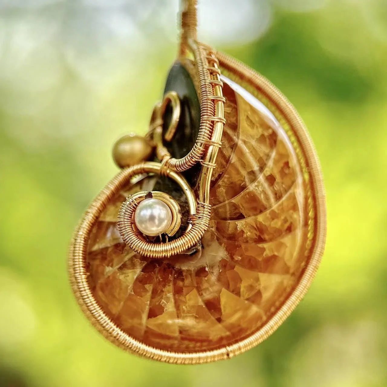 Handmade Wire Wrapped Natural Crystal Stone Ammonite Shell Charm Pendants for Reiki Healing