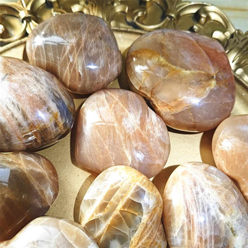 Wholesale Hand Carved Crystal Craft Peach Moonstone Crystal Heart for Meditation