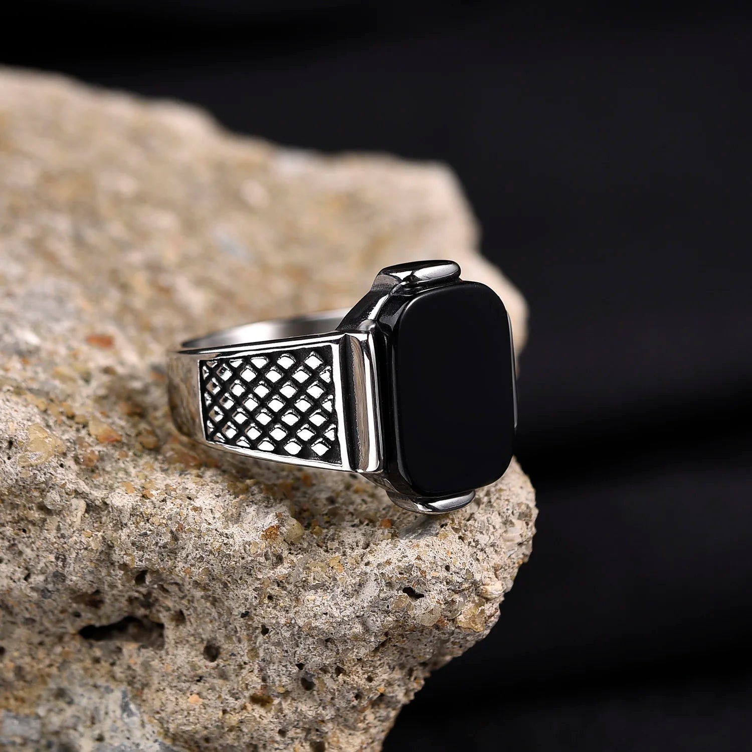 Men's/Women Classic High Quality 316L Stainless Steel Gemstone Ring with Bezel Setting