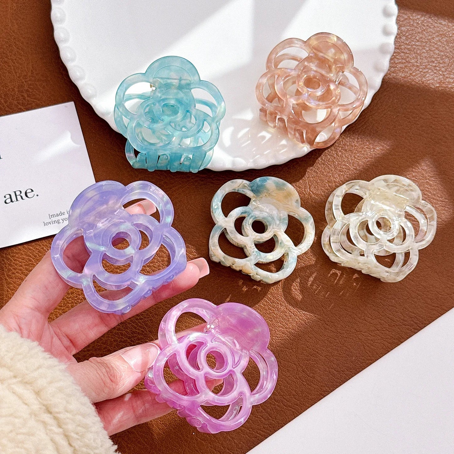 YHJ New Design 5.6cm Flower Hollow Design Acetate Clip Fashion Hair Claw Clips Girls Acetate Hair Claw Clip for Women