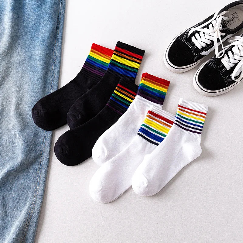 Autumn Winter Ladies Athletic Leisure Striped Cotton Socks Mid-Tube Damp Socks Breathable Knitted Fashionable Rainbow Design