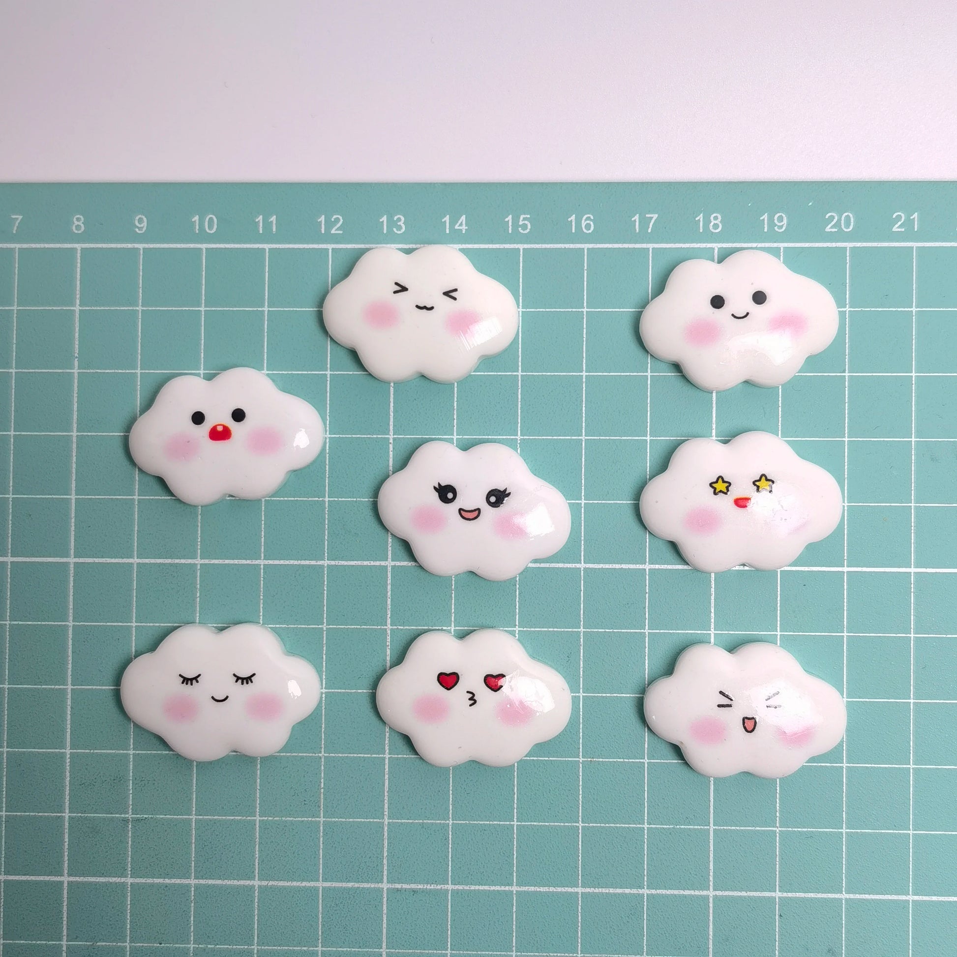 Bulk 100Pcs/Bag Lovely Cartoon Cloud Flatback Resin Cabochons Embellishments Accessories for Phone Case Scrapbooking Craft DI