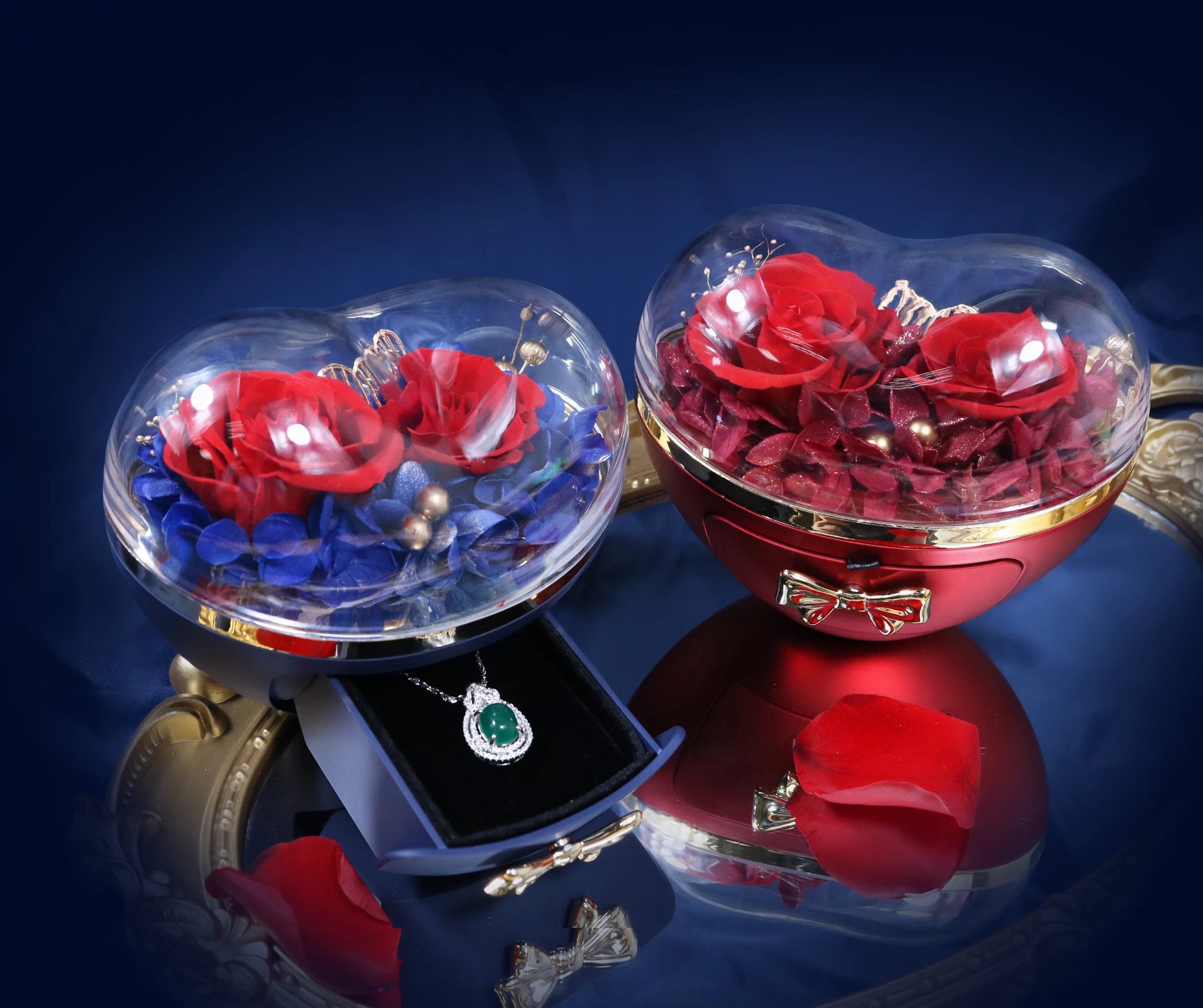 Wholesale Luxury Heart-Shape Preserved Roses Flower Acrylic Box Necklace  Gift Flower Heart Boxes for Wife