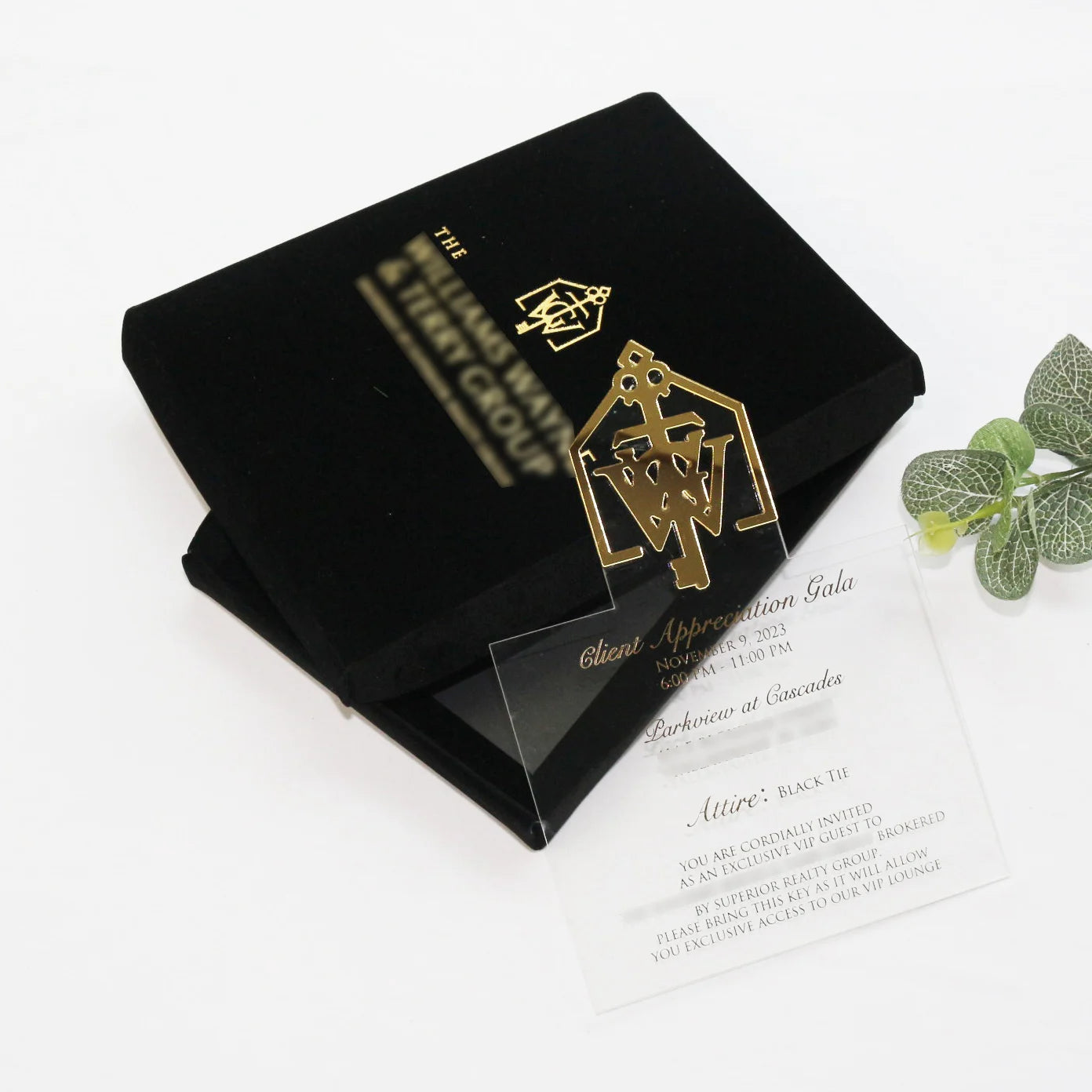 Custom Laser Cut Gold Mirror Acrylic Initials Luxury Black Gold Velvet Boxed Clear Acrylic Wedding Invitations