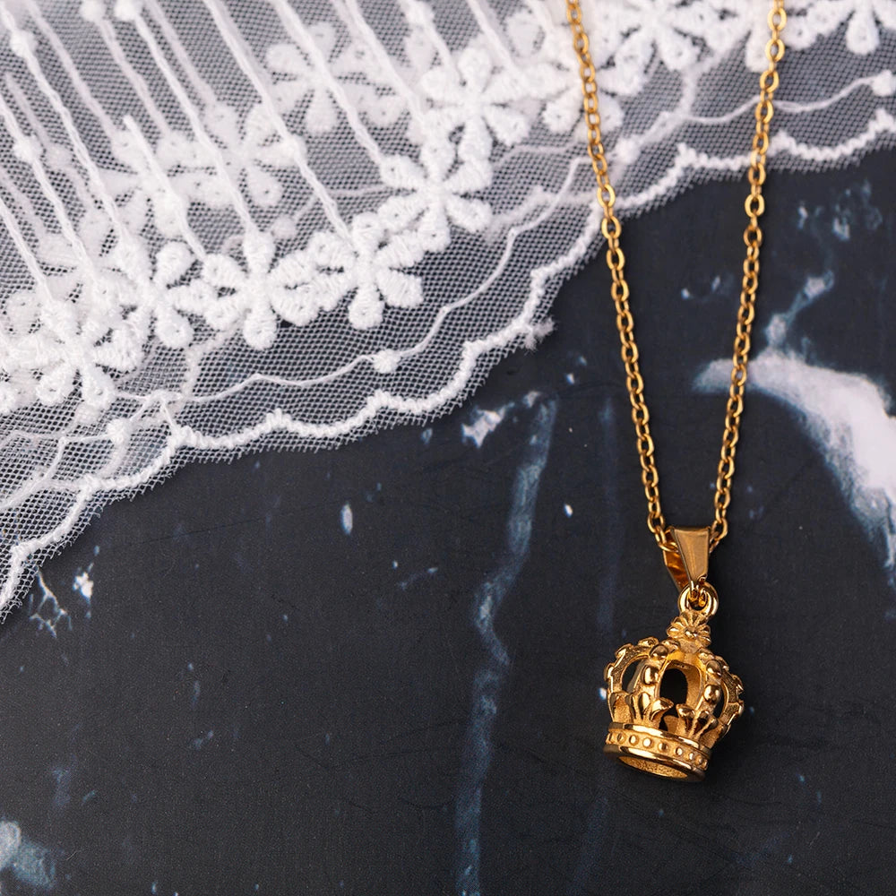 Wholesale Jewelry DIY Crown Pendant for Jewelry Making Custom 18K Gold Plated Stainless Steel Crown Shape Charm Pendant Neckl