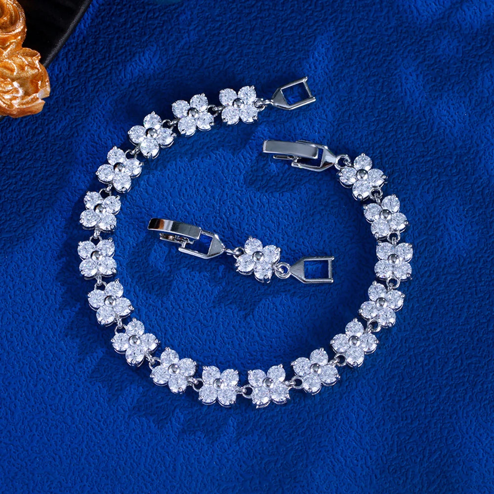 Korean Styles White Cubic Zirconia Jewelry Flower Shape Bridal Tennis Chain Link Bracelets for Women Wedding Dress Accessorie