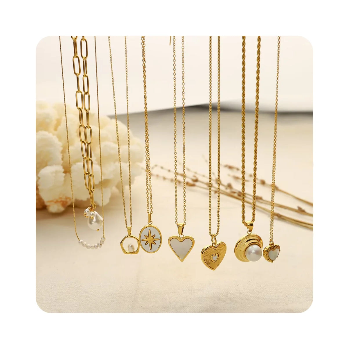 Wholesale Bulk Waterproof 18K Gold Plated Stainless Steel Women's Accessories Pearl Shell Heart Shaped Gold Necklace for Wome