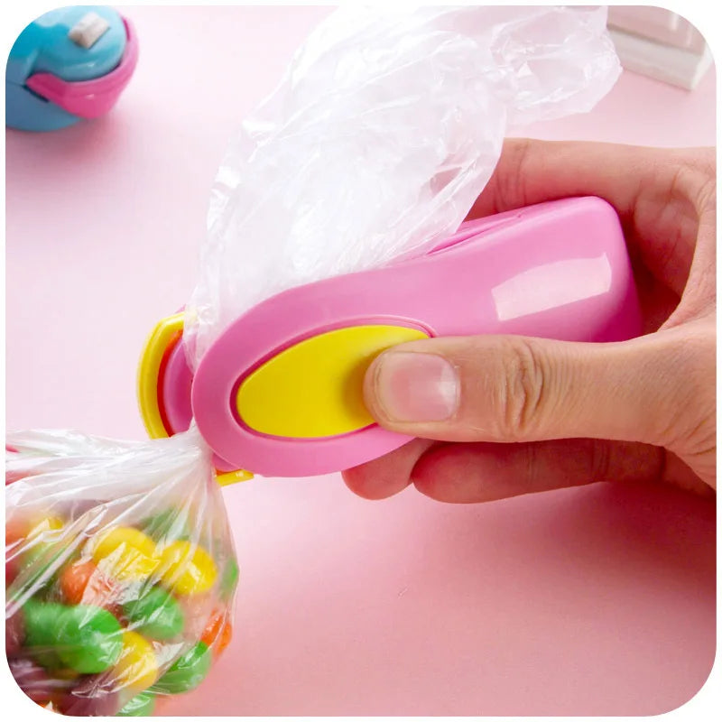 Household Sundries Mini Portable Eco-Friendly Snacks Plastic Bag Outdoor Travel Hand Pressure Heat Sealing Machine