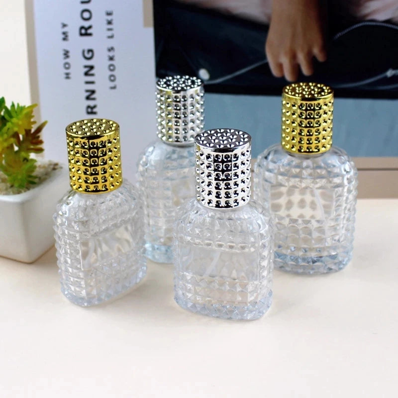 Free Sample 50ml Luxury Carved Glass Perfume Bottle with Sprayer Round Spray Bottle