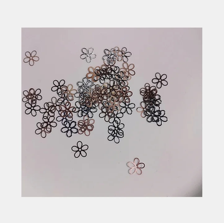 8mm Flower Beauty 3D Metal Nail Art Charms Decoration Accessories Nail Styling Tools Gold Silver Flower Design Summer Style