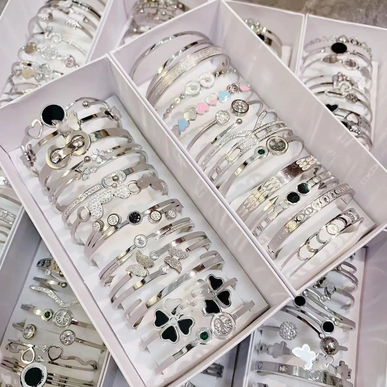 Stainless Steel Jewelry Wholesale Fashion Titanium Steel Women Diamond Bracelet Mixed Luxury Heavy Steel Bracelet
