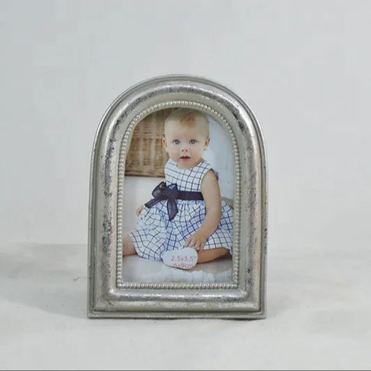 Classic Resin Photo Frame Wedding Name Board Favor Gift Decor with Customized Color & Eco-Friendly Design