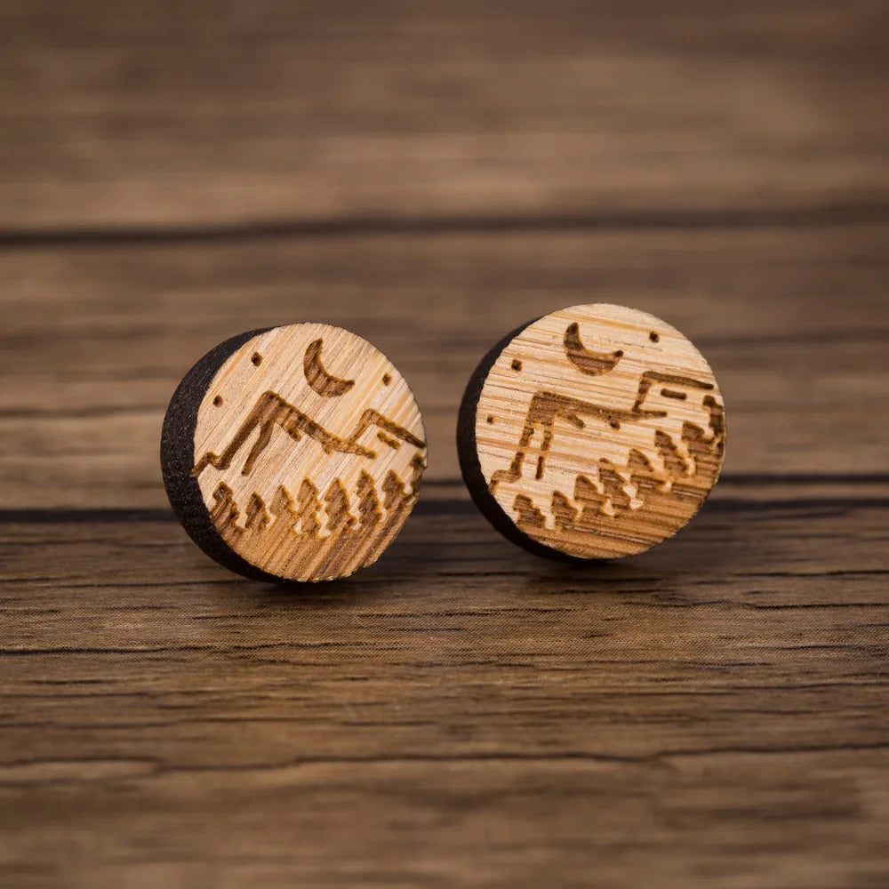 Fashion Handmade Carved Wood Bird Pineapple Bee Heart Stud Earrings Creative Round Triangle Geometric Wooden Earrings for Wom