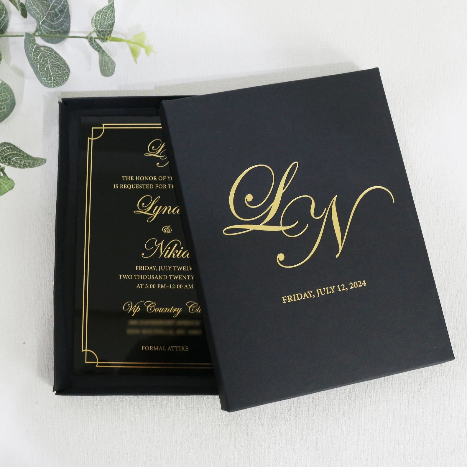 Luxury 5X7 Inches Black Acrylic Invitation Card With Gold Ink Printing Handmade Craft Gold Initials Paper Box