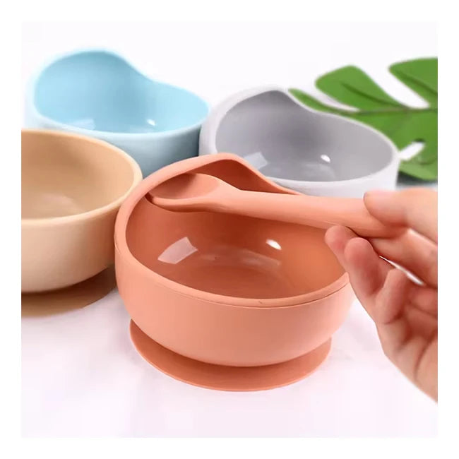 Hot Sale Anti-Slip Classic Kids Dining Round Strong Suction Eating Training Utensils Bpa-Free Silicone Baby Feeding Bowl