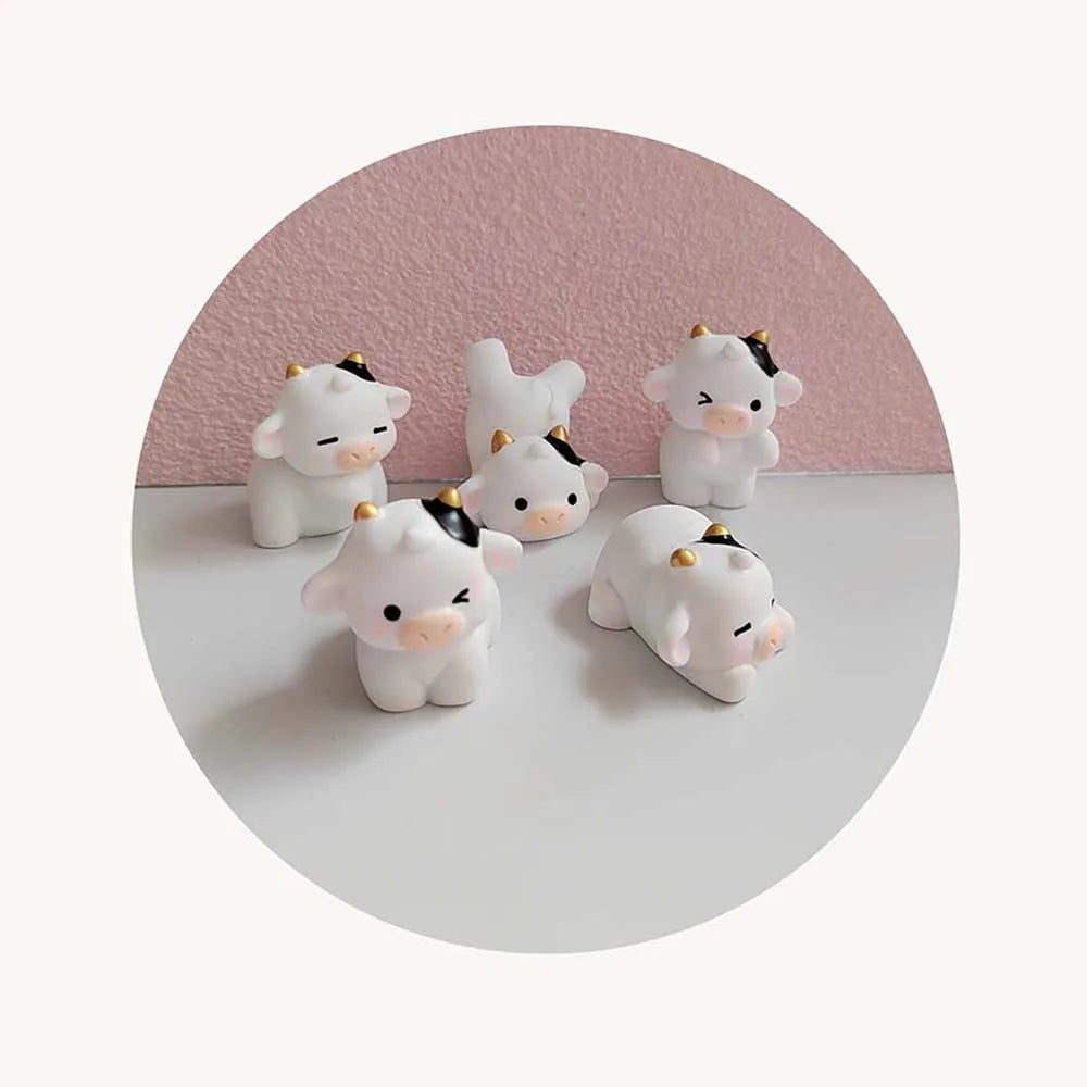 100pcs Mini Resin Cows Flat Back Animals Cartoon Figurines DIY Miniature Cabochon Craft Play Doll House Toy Accessories