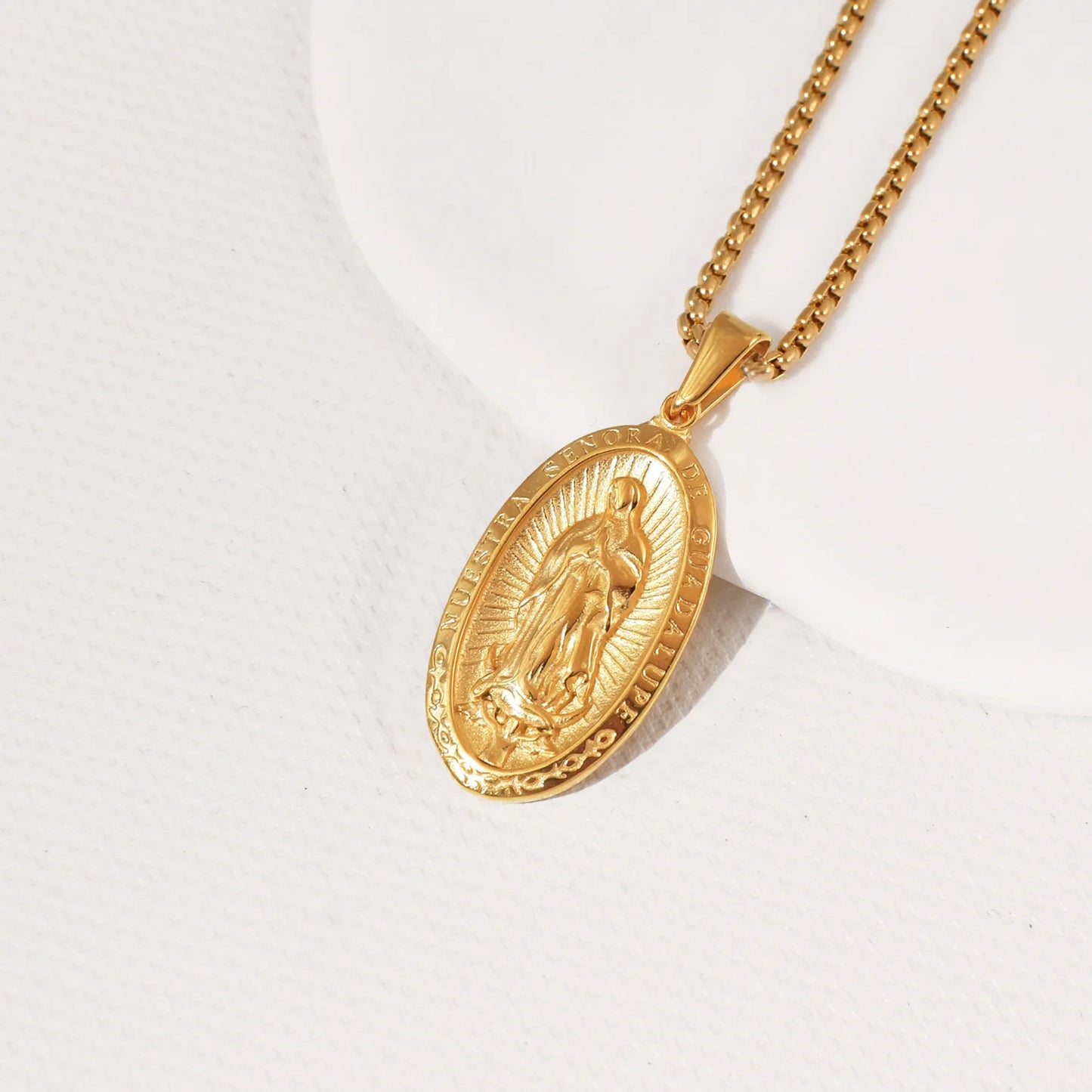 Blessed Virgin Mary Pendant Necklace French Miraculous Medal Gold Religious Jewelry Mother Mary Necklace for Women Men