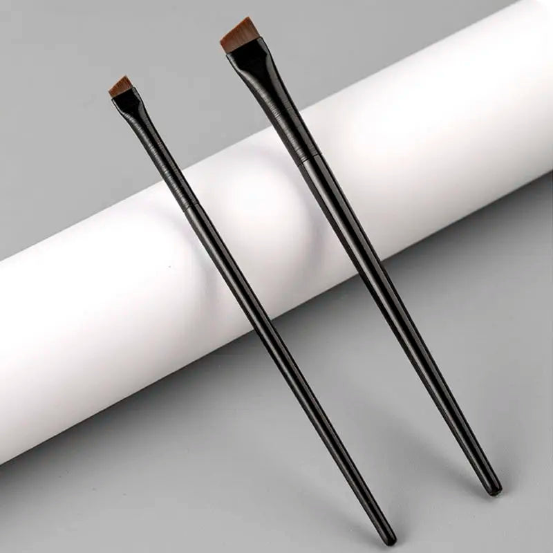 Ultra-thin Angled Eyebrow Brush Fine Eyeliner Brush Pro Eye Makeup Brush for Beginners
