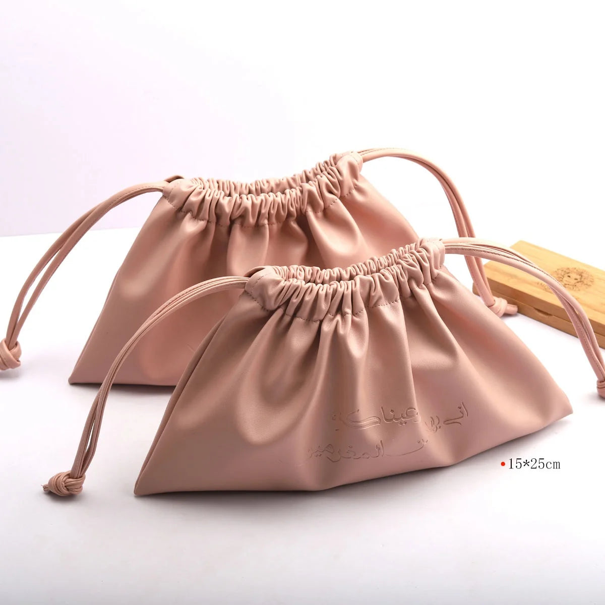 Custom Emboss Pu Leather Waterproof Cosmetic Brush Travel Simplicity Drawstring Bag Luxury Makeup Skincare Storage Leather Po