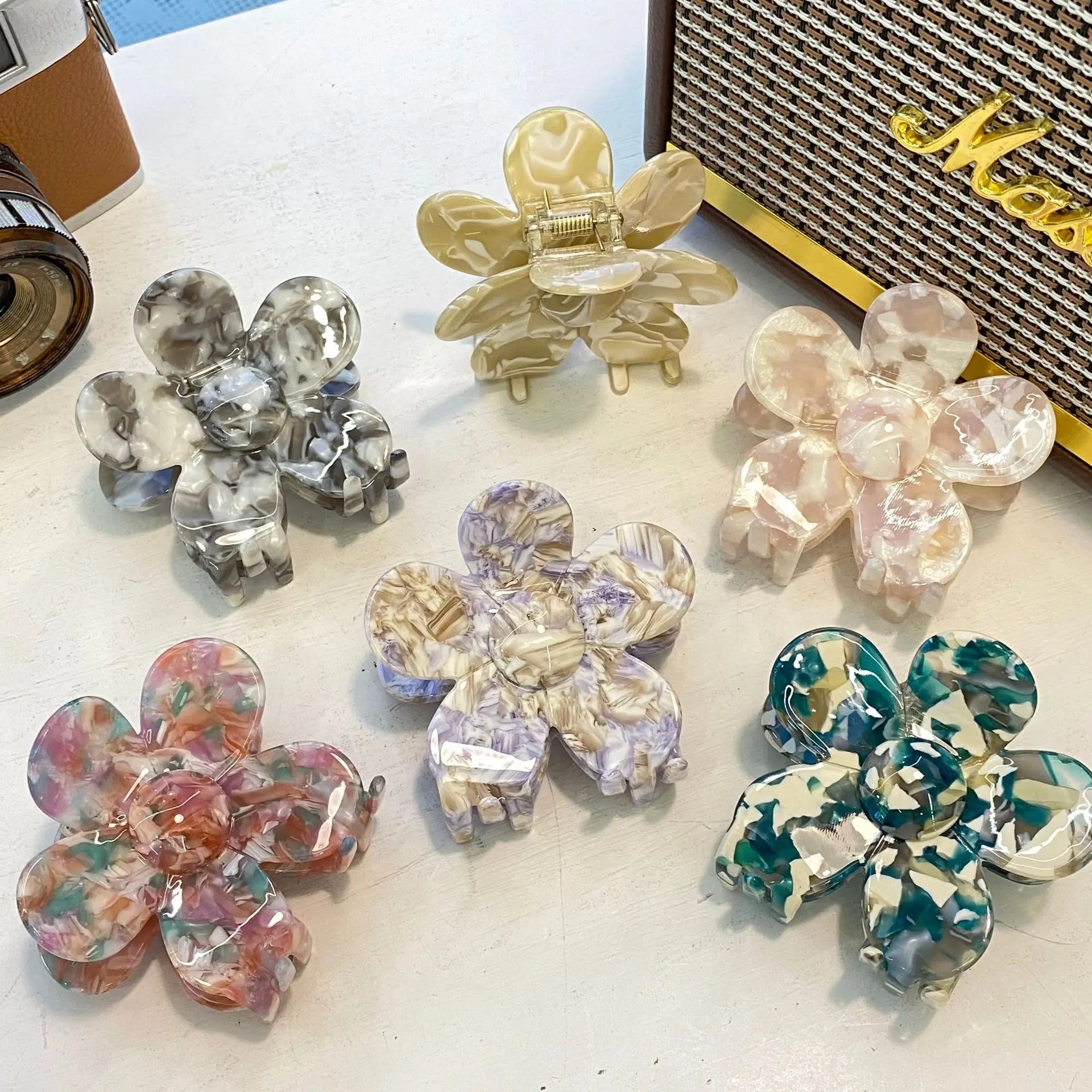 YHJ Hot Selling Flower Design Ladies and Girls Hair Clip Exquisite Temperament Hair Claw Clip Acetate Hair Claw