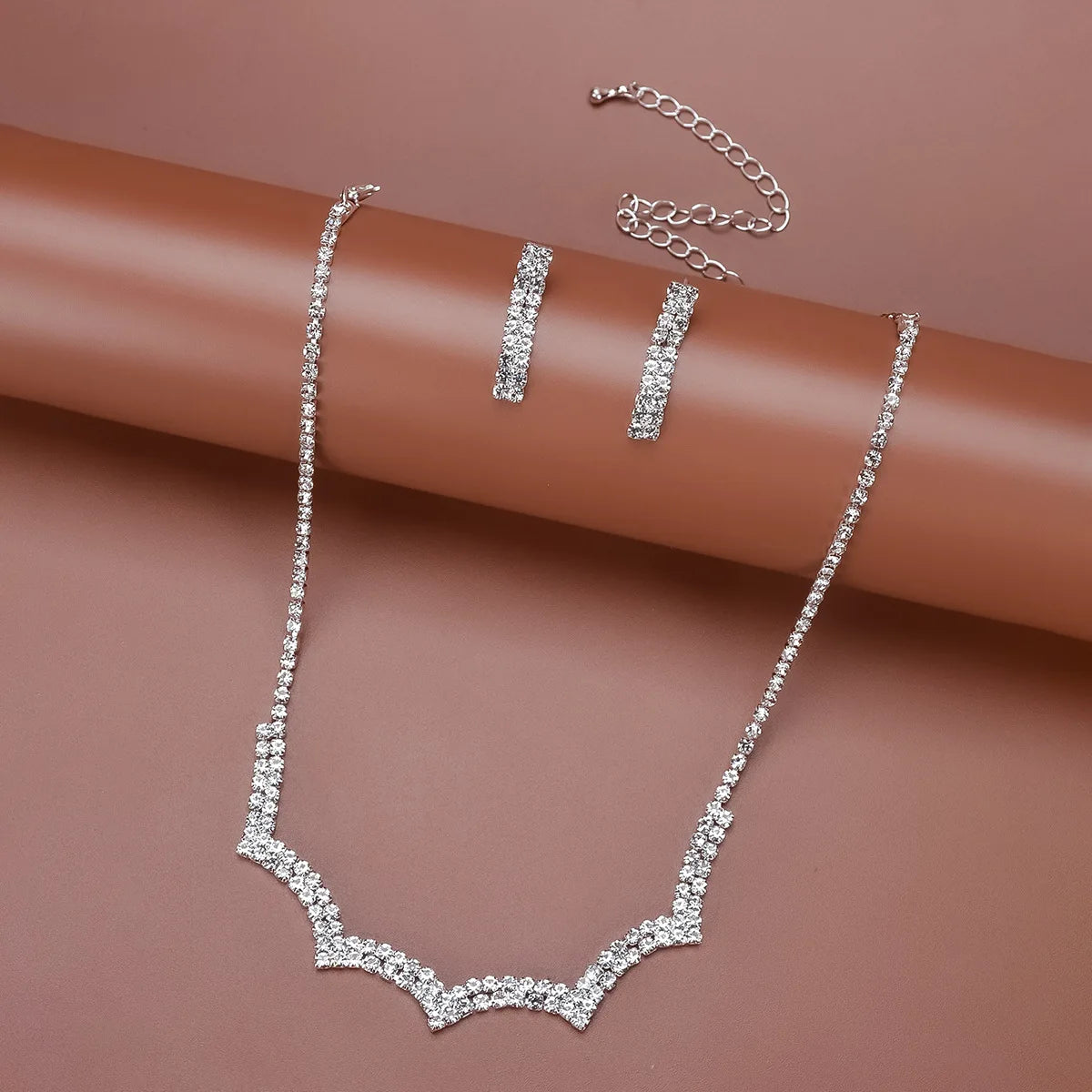 Hot Sales Bling Women's Jewelry Set Wave Rhinestone Earrings Necklace Set New Wedding Party Luxury Accessories Crystal Jewelr