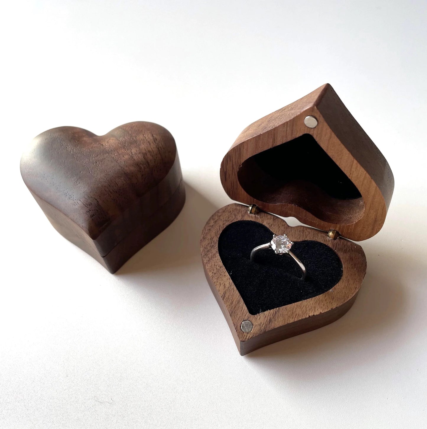 Relief/Window Opening/Solid Wood Wedding Love Ring Box Walnut Pair Ring Storage Packaging Gif