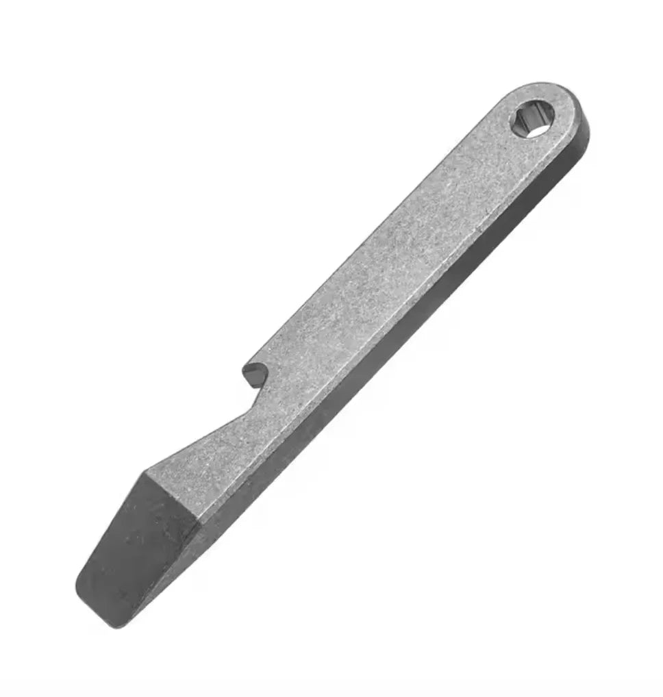 Wholesale High Performance Titanium Alloy Key Chain Pry Bar EDC Small Multitool Corrosion-Resistant Keychain Pry Tool Every D