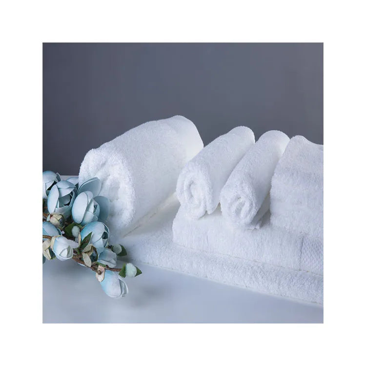 QUNZHEN Custom Logo 100% Cotton White Hotel Bath Sheet Towels 600gsm Cotton Shower Towel Bath