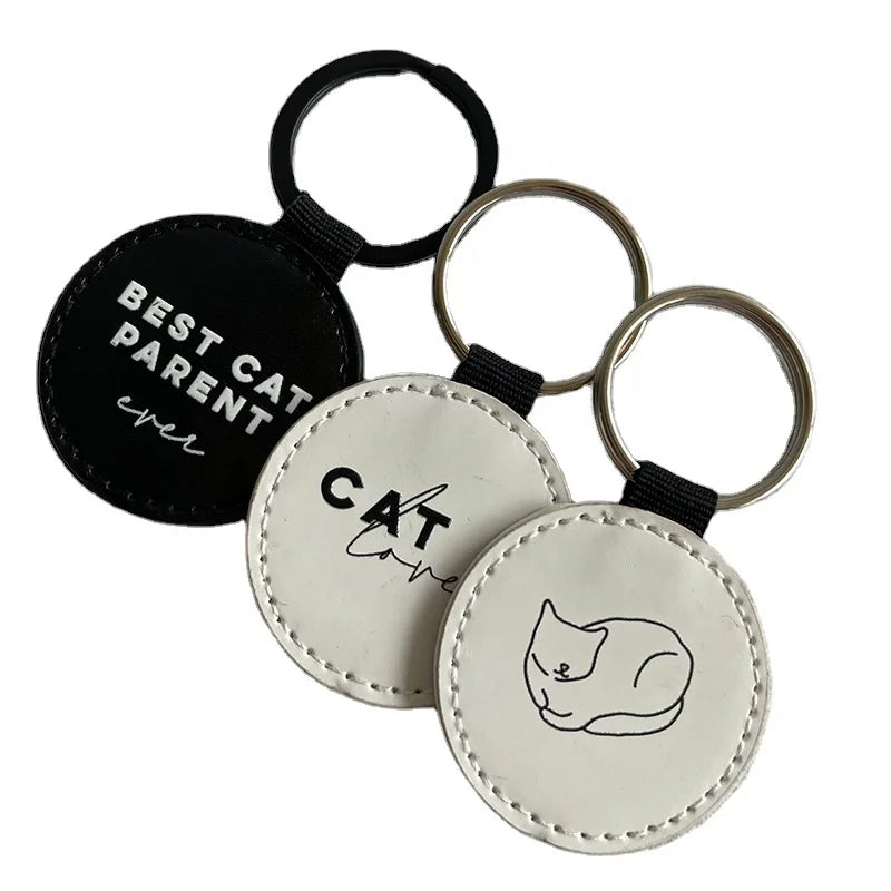 Custom Printing Fashion PU Leather Label Patch Keychain With Metal Key Ring Cute KeyChain Leather Patches for Wallet Decorati