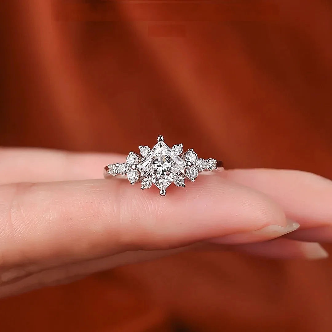 Luxury Princess Cut 1 2 Carat D Color Halo Moissanite Engagement Rings for Women Platinum Plating S925 Sterling Silver Jewelr