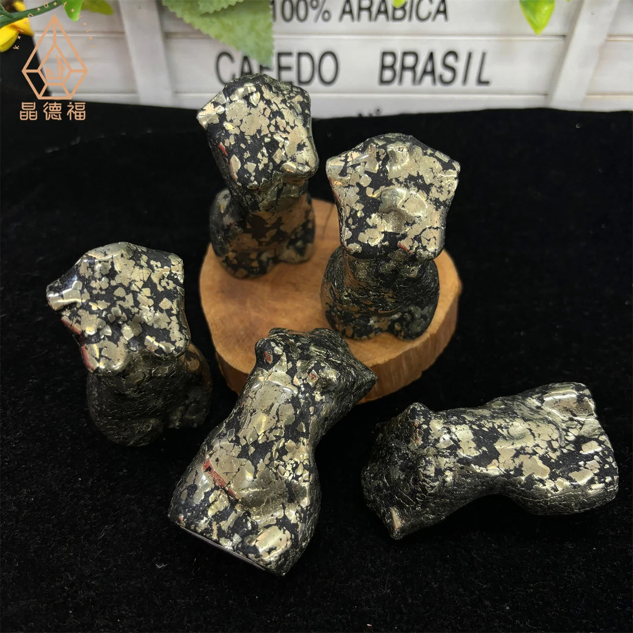 Kindfull Factory New Carvings Hand Carved Crystal Crafts Pyrite Women's Body Crystal Carving for Sale