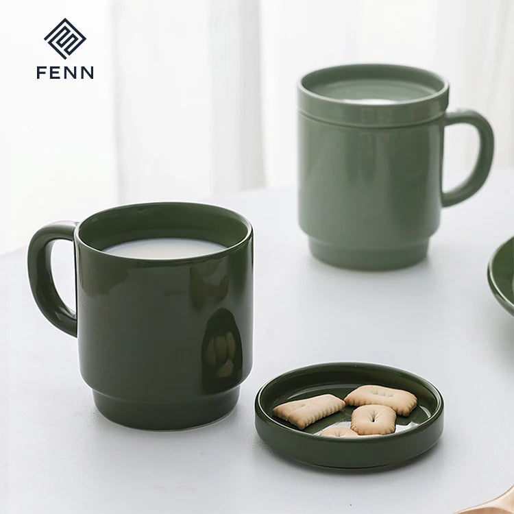 Nordic Style Glossy Green Glaze Presents Handgrip Shape Travel Ceramic Coffee Mug with Lid