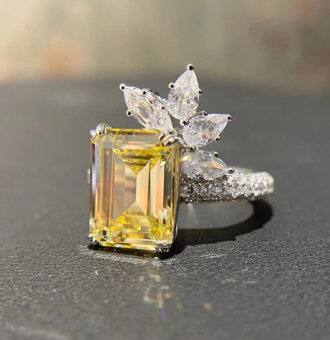 CAOSHI New Arrival Luxury Women Square Cubic Zirconia Rings Bling Wedding Party Yellow Color Silver Plating Hot Selling Rings