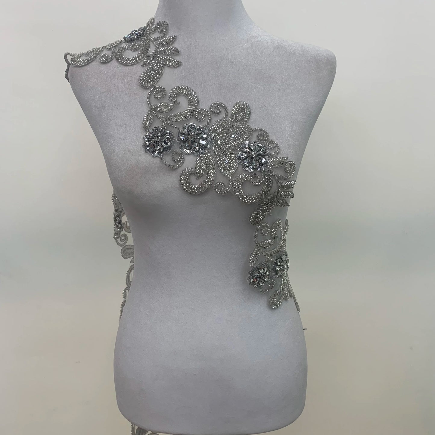 New High Quality Concise Style Exquisite Hand-made Glass Rhinestone Cloth Performance Clothing Accessories
