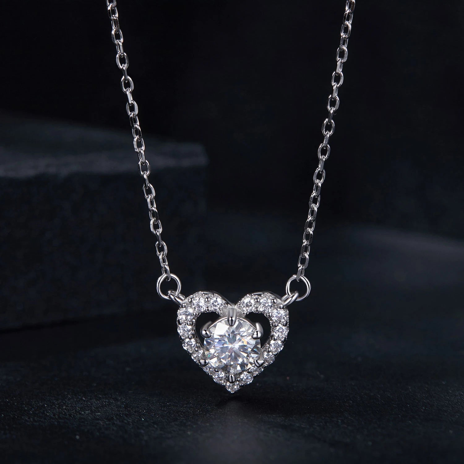 Real D Color 0.5 Carat Moissanite Love Necklace Wedding Romantic Proposal 925 Sterling Silver Heart Shaped Clavicle Chain