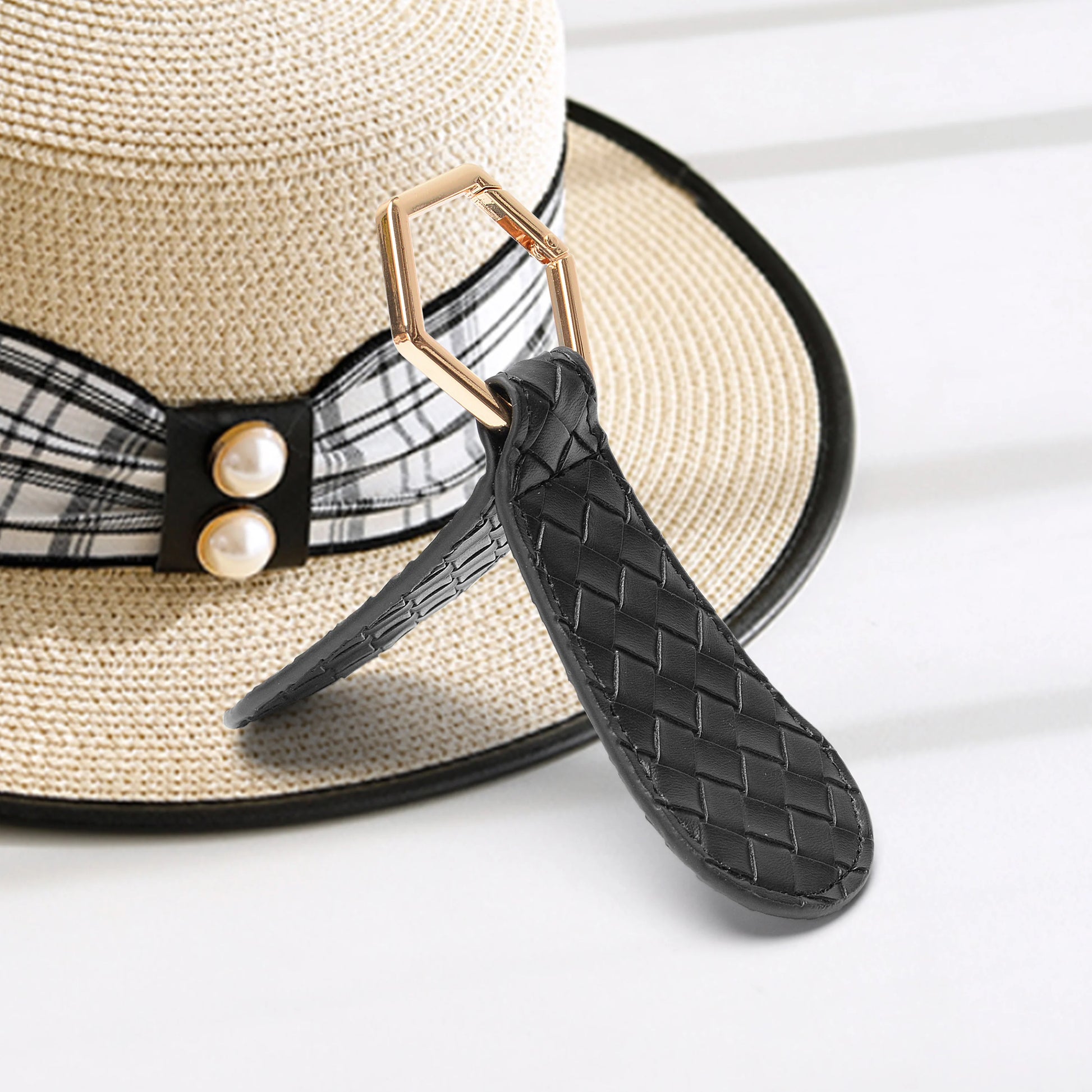 Travel Hat Clip Leather Magnetic Hat Holder for Bag No Crush Cap Clip on Accessory Custom Logo Wholesale OEM Hat Carrier