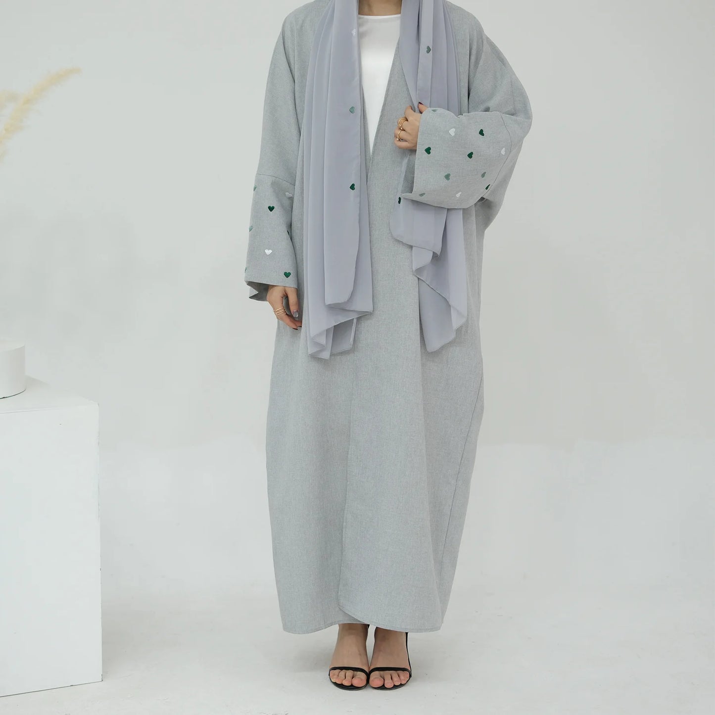 Cute New Fashion Design Love Embroidered Women Robe Dubai Turkish Kaftan Female Elegant Open Abaya Muslim Lanna Cotton Linen