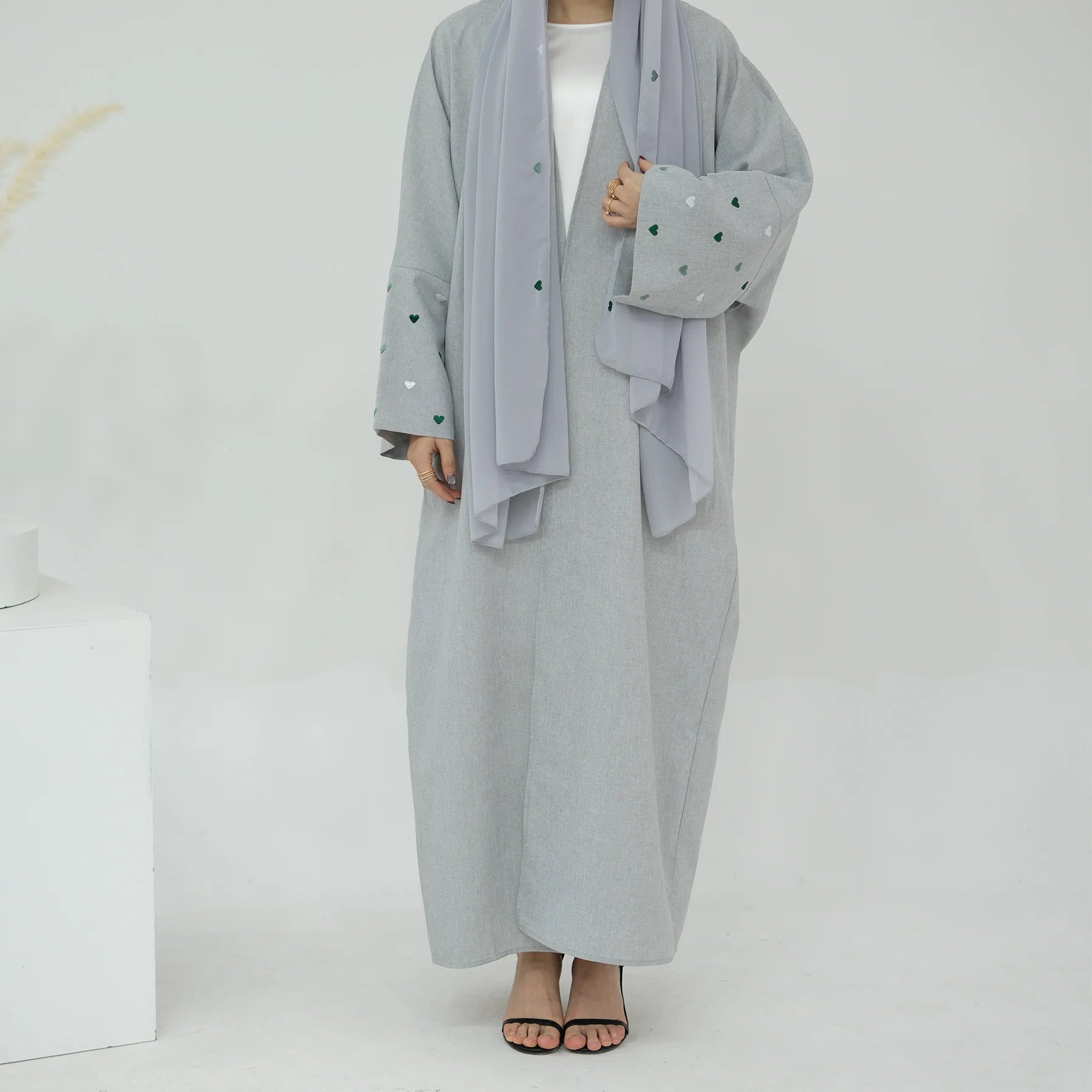 Cute New Fashion Design Love Embroidered Women Robe Dubai Turkish Kaftan Female Elegant Open Abaya Muslim Lanna Cotton Linen