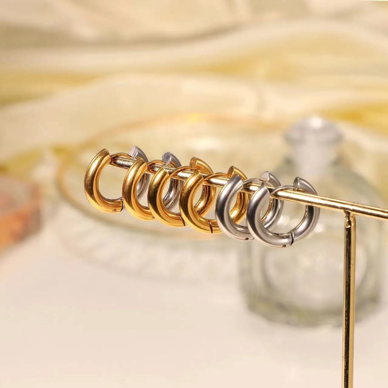 Multi-size Small High Shine Chunky Hoops Earring18K Gold Plated Minimalist Gold Huggie Hoop Earrings