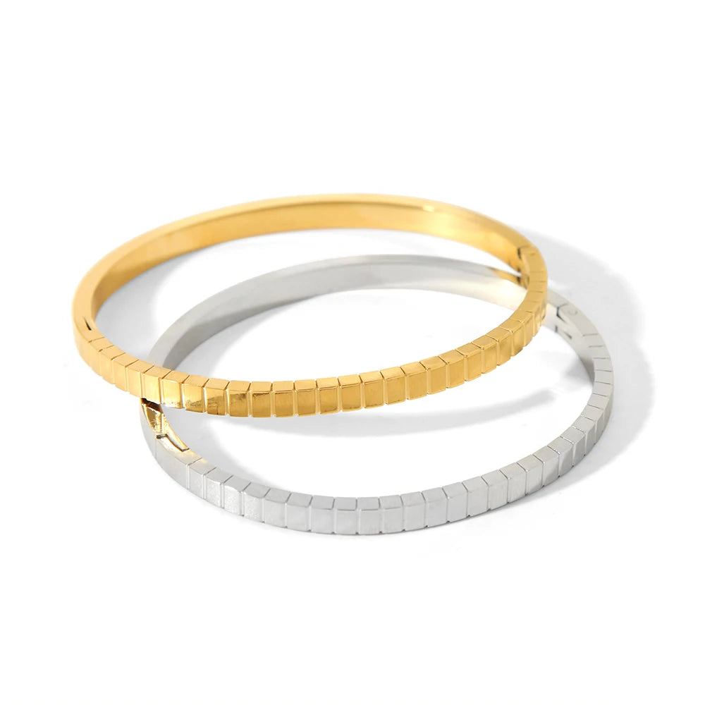 Women's Waterproof Stainless Steel Fashion Bracelet Simple 18K Gold Plated Solid Lines Elegant Bangles for Daily Wear