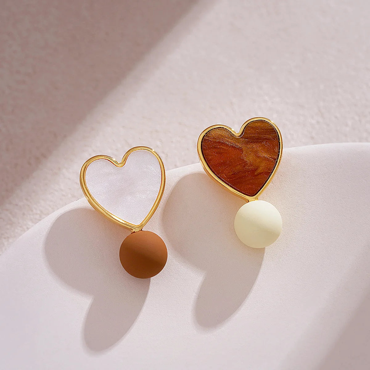 Hypoallergenic Needle Retro French Asymmetric Heart Stud Earrings for Women Jewelry Geometric Heart Shaped Earrings for Women