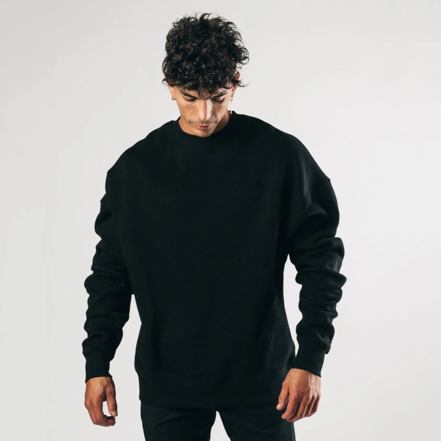 Men's Oversized Crewneck Gym Sweatshirt Loose Fit with Fleece Inside Custom Embroidered Logo Solid Pattern for Winter