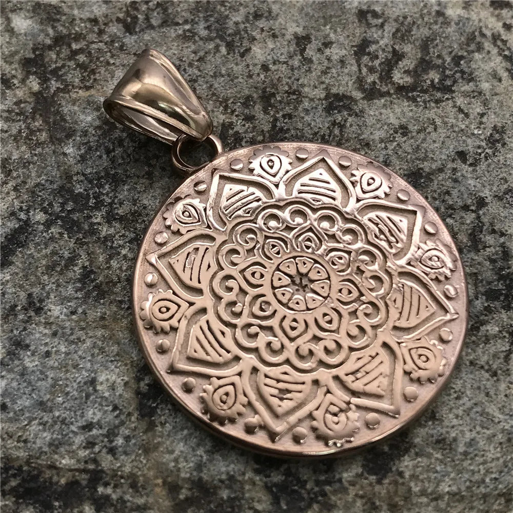 BXNK041 Stainless Steel Casting Embossed Floral Geometry Texture Complicated Flower Artwork Mandala Pendant