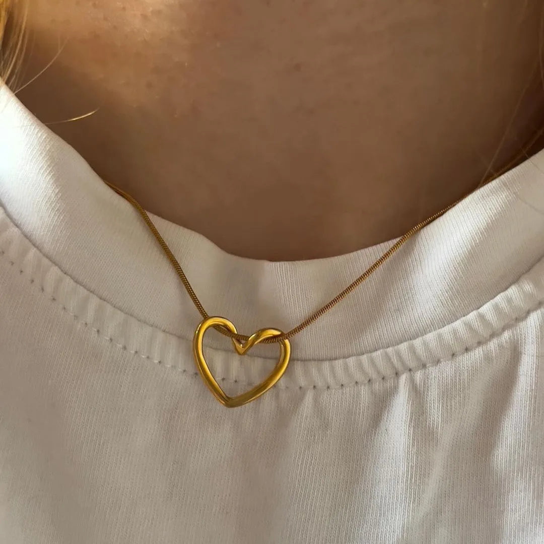 Dainty Gold Plated Heart Pendant Necklace Stainless Steel Hollow Out Love Heart Necklace for Women Gift