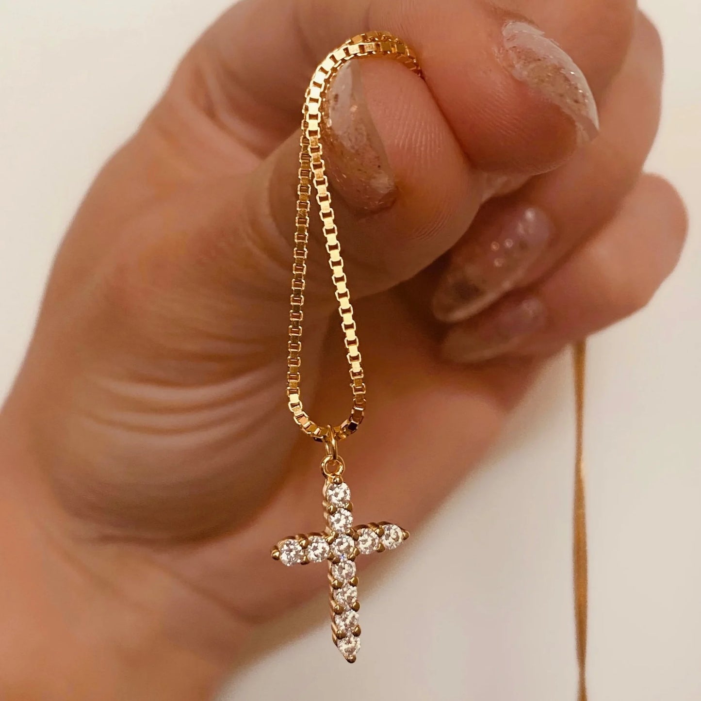 Hot Sales 18k Gold Plated Stainless Steel Box Chain Exquisite Diamond Cross Necklace for Women
