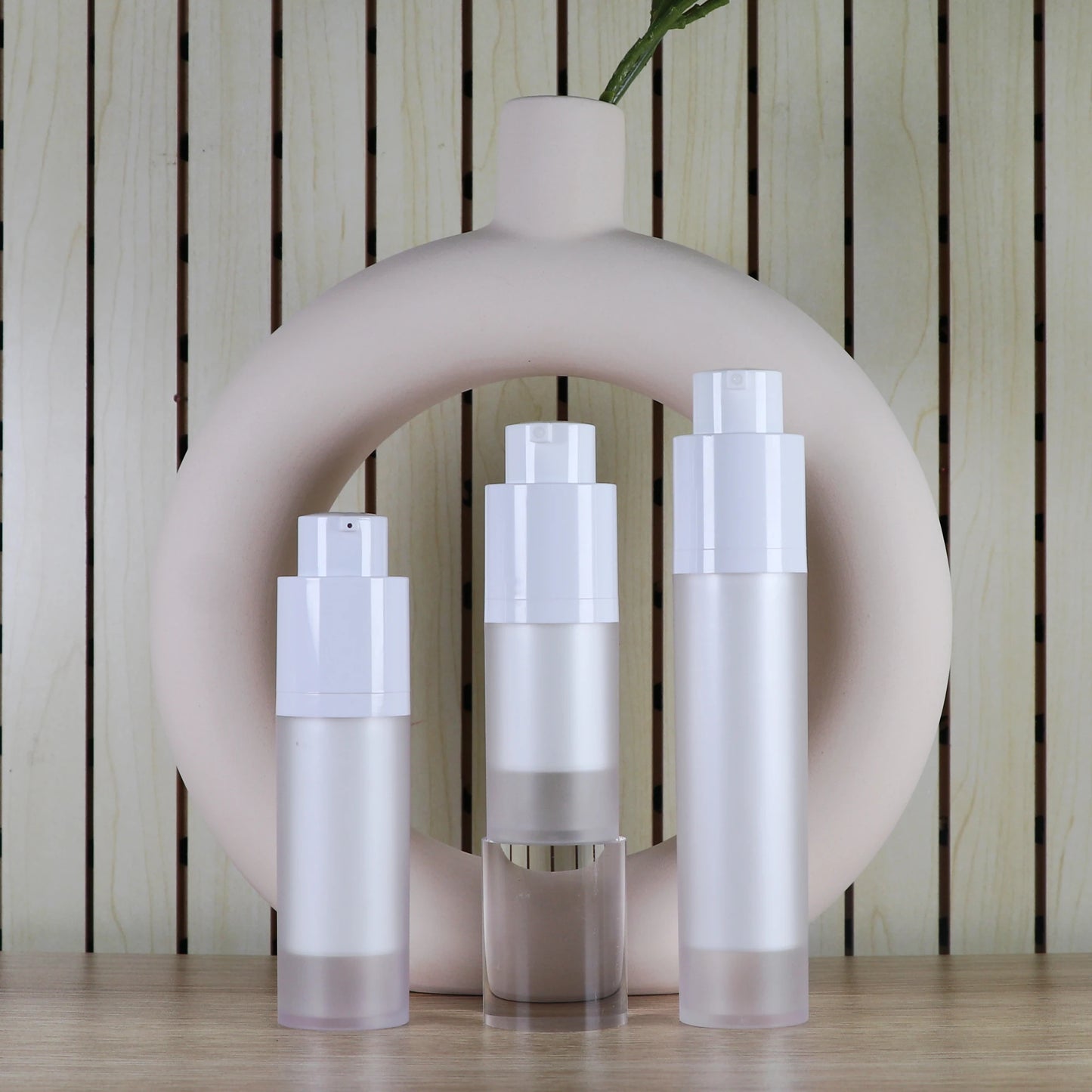 New Design round Frosted Cosmetic Packaging Airless Bottle 30ml Acrylic Twist up Lotion Cream Airless Pump Bottle