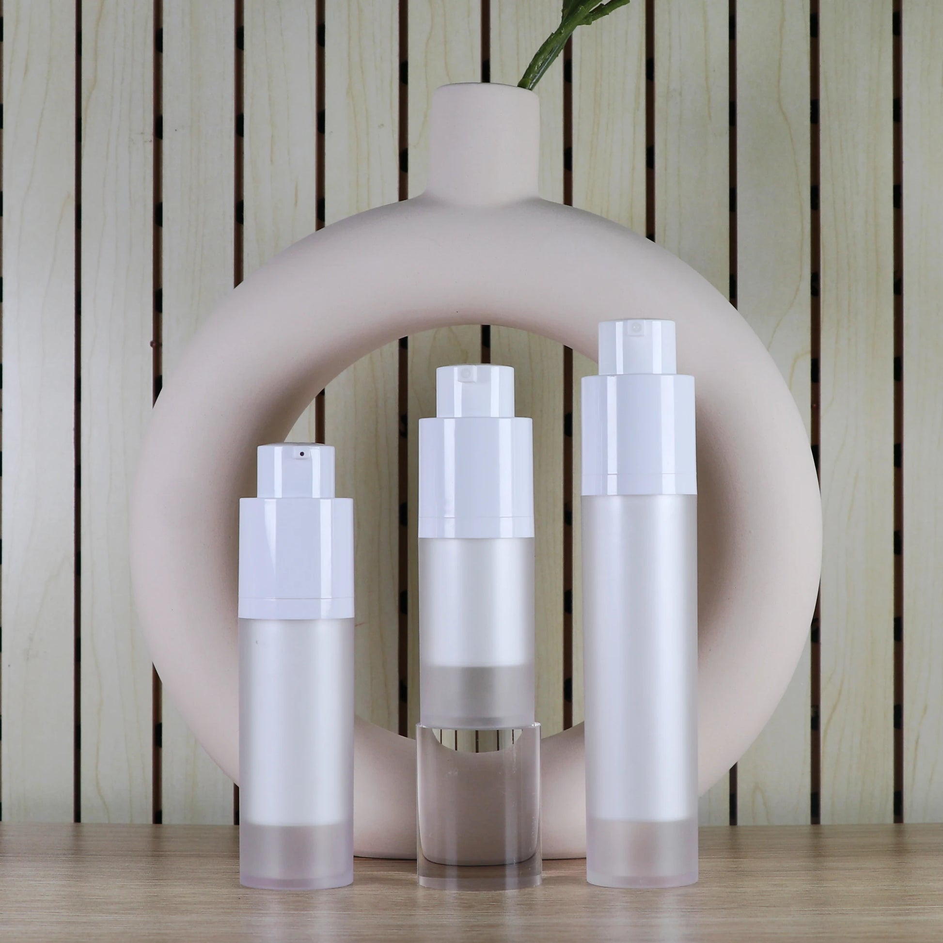 New Design round Frosted Cosmetic Packaging Airless Bottle 30ml Acrylic Twist up Lotion Cream Airless Pump Bottle