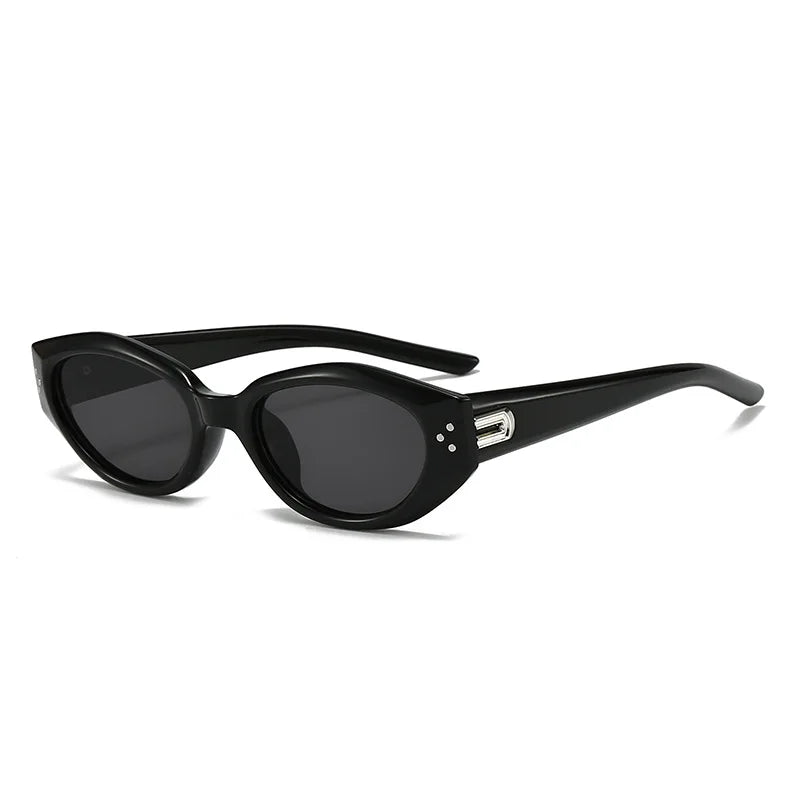 Futuristic Fashion Cat-eye Shades Glasses New Riveted Sunglasses Design Sun Glasses Women Beach Accessories Shades Sunglasses